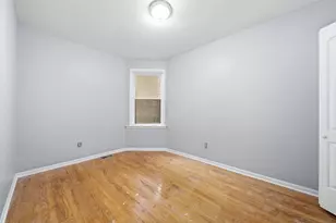 7949 S Marquette Ave, Chicago, IL 60617 - Photo 23