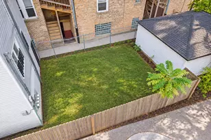 7949 S Marquette Ave, Chicago, IL 60617 - Photo 21