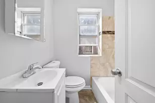 7949 S Marquette Ave, Chicago, IL 60617 - Photo 13