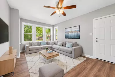 7949 S Marquette Avenue, Chicago, IL 60617 - Photo 3
