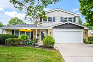 3014 N Dryden Pl, Arlington Heights, IL 60004 - Photo 1