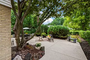 3014 N Dryden Pl, Arlington Heights, IL 60004 - Photo 15