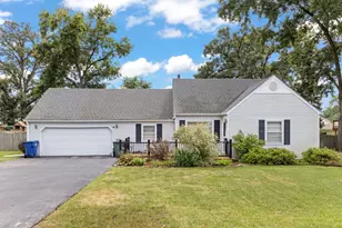 136 Ash St, New Lenox, IL 60451 - Photo 1