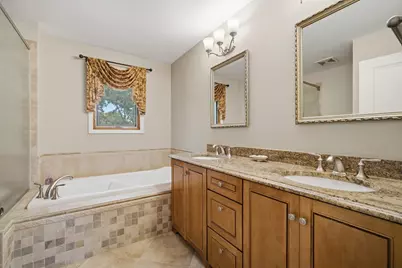1410 E Eton Drive, Arlington Heights, IL 60004 - Photo 15