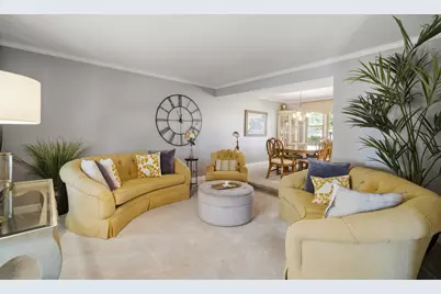 1410 E Eton Drive, Arlington Heights, IL 60004 - Photo 5