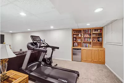 1410 E Eton Drive, Arlington Heights, IL 60004 - Photo 21