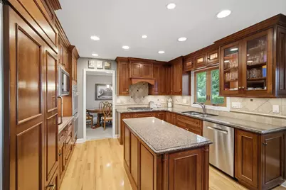 1410 E Eton Drive, Arlington Heights, IL 60004 - Photo 9