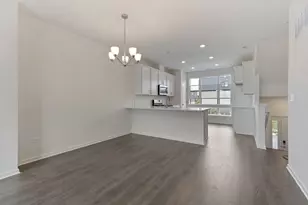 1289 Lakepointe Dr, Schaumburg, IL 60173 - Photo 5