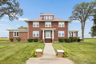 751 N 3150th Rd, Utica, IL 61373 - Photo 3