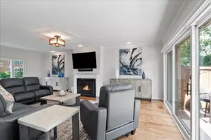 37 Park Ln, Park Ridge, IL 60068 - Photo 7