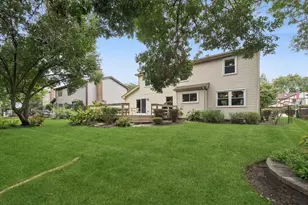 2571 N Douglas Ave, Arlington Heights, IL 60004 - Photo 23