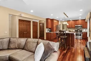 2571 N Douglas Ave, Arlington Heights, IL 60004 - Photo 9