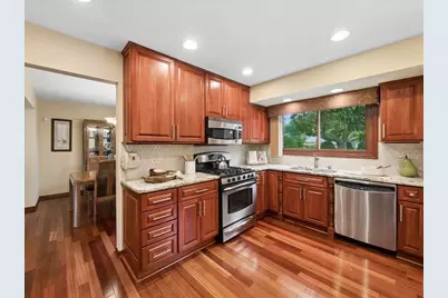 2571 N Douglas Avenue, Arlington Heights, IL 60004 - Photo 5