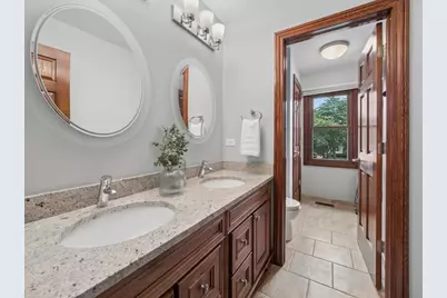 2571 N Douglas Avenue, Arlington Heights, IL 60004 - Photo 17