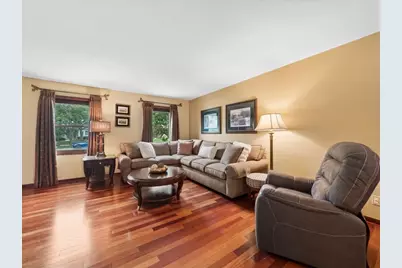 2571 N Douglas Avenue, Arlington Heights, IL 60004 - Photo 3