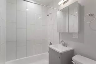 7070 N Sheridan Ave, Chicago, IL 60626 - Photo 11