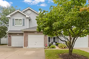 276 Sierra Pass Dr, Schaumburg, IL 60194 - Photo 1