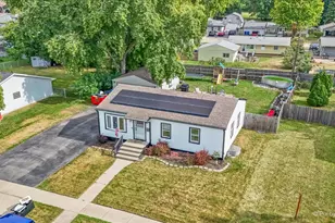 1625 Sunrise Dr, Dekalb, IL 60115 - Photo 3