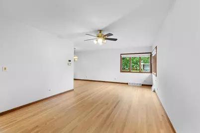 558 E Park Avenue, Elmhurst, IL 60126 - Photo 11