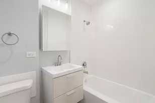 7389 N Damen Ave, Chicago, IL 60645 - Photo 11