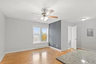 7450 N Greenview Ave, Chicago, IL 60626 - Photo 3