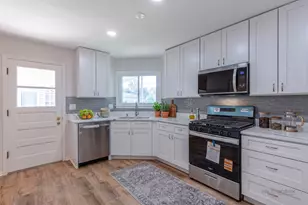 70 Dover Dr, Des Plaines, IL 60018 - Photo 5