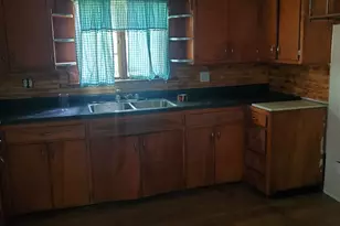255 E Concord St, Sheldon, IL 60966 - Photo 5