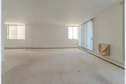 20 N Tower Road #8G, Oak Brook, IL 60523 - Photo 3