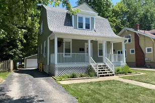 914 Clay St, Woodstock, IL 60098 - Photo 1