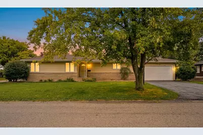 702 Wilson Avenue, Hoopeston, IL 60942 - Photo 1