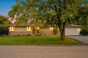 702 Wilson Ave, Hoopeston, IL 60942 - Photo 1