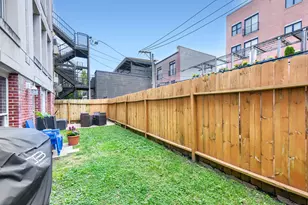 2660 N Bosworth Ave, Chicago, IL 60614 - Photo 25