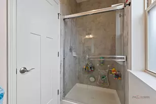 636 Parkside Ct, Libertyville, IL 60048 - Photo 27