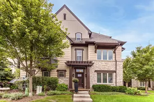 636 Parkside Ct, Libertyville, IL 60048 - Photo 1