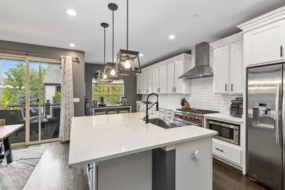 636 Parkside Court, Libertyville, IL 60048 - Photo 7