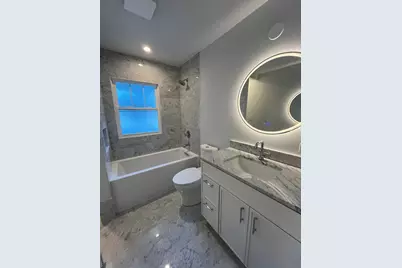[Address not provided], La Grange, IL 60525 - Photo 11