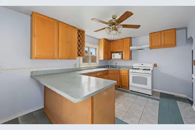 10335 S Hoxie Avenue, Chicago, IL 60617 - Photo 15