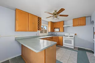 10335 S Hoxie Ave, Chicago, IL 60617 - Photo 15