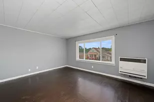10335 S Hoxie Ave, Chicago, IL 60617 - Photo 11