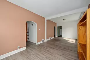 10335 S Hoxie Ave, Chicago, IL 60617 - Photo 5