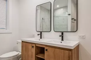 1535 W Estes Ave, Chicago, IL 60626 - Photo 19
