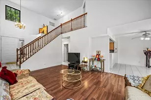 318 Club House Dr, Bloomingdale, IL 60108 - Photo 11