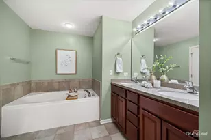 803 Brodhead Dr, Aurora, IL 60504 - Photo 15