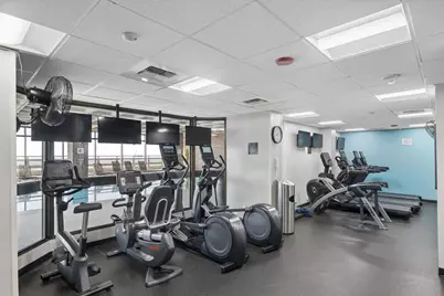 2650 N Lakeview Avenue #303, Chicago, IL 60614 - Photo 17