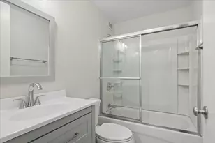 2650 N Lakeview Ave, Chicago, IL 60614 - Photo 15