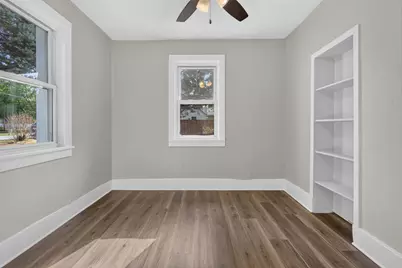 335 E Southmor Road, Morris, IL 60450 - Photo 9
