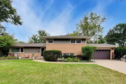 103 S Windsor Drive, Arlington Heights, IL 60004 - Photo 1