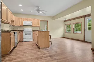 102 E North St, Bellflower, IL 61724 - Photo 7