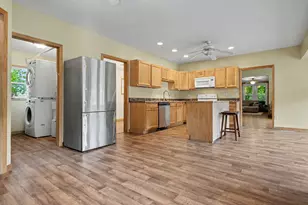 102 E North St, Bellflower, IL 61724 - Photo 5