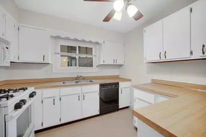 1659 Dover Court #A, Wheaton, IL 60189 - Photo 7